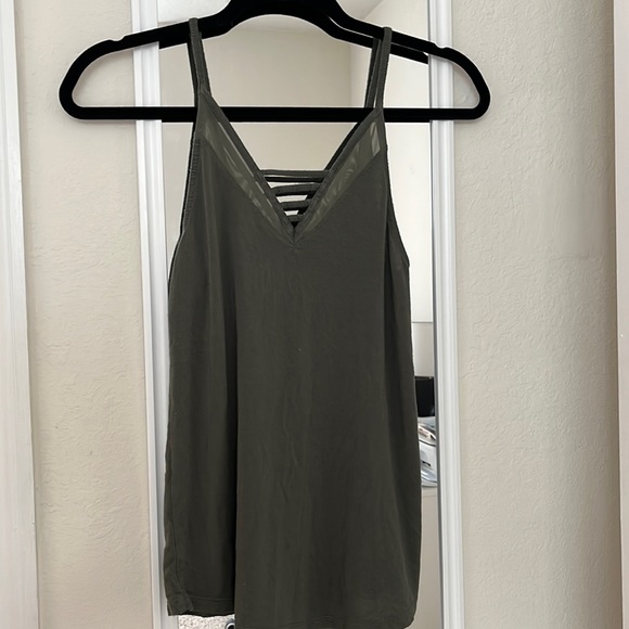 AE Flowy Green Tank - Picture 1 of 3